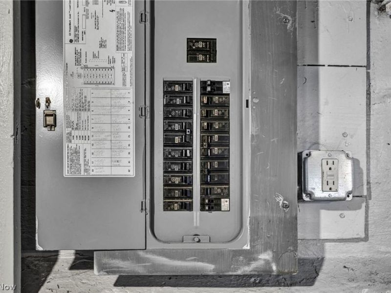 18526 Underwood Avenue, Cleveland, OH 44119 Photo 45