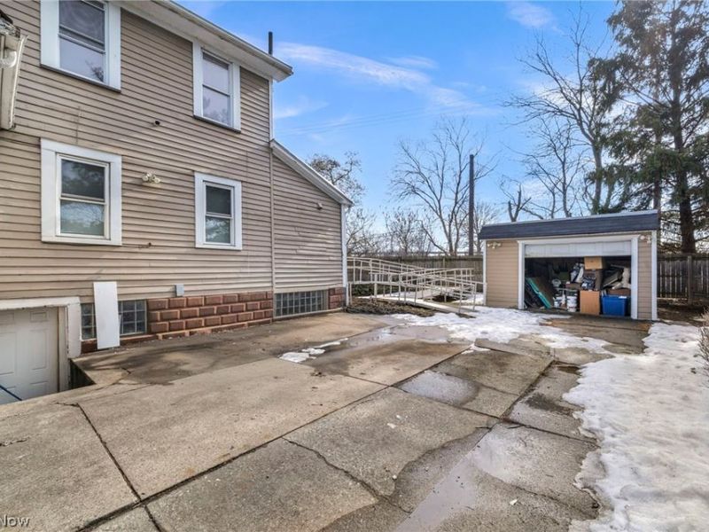 18526 Underwood Avenue, Cleveland, OH 44119 Photo 47