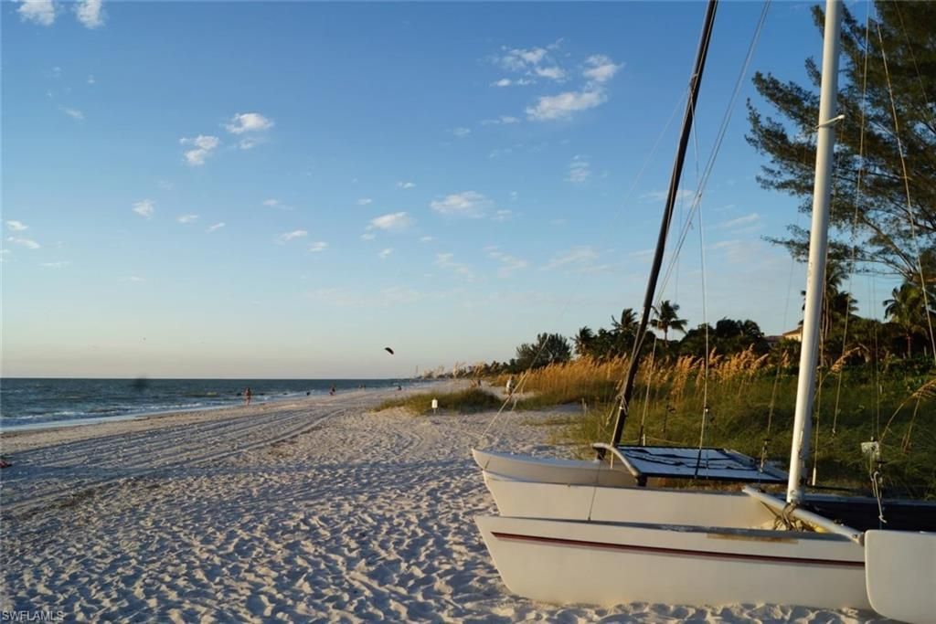 101 8th St S, Unit 206, Naples, FL 34102 Photo