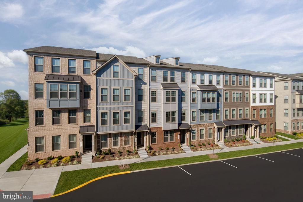 1113b Dabney Drive, Manassas Park, VA 20111 Main Photo