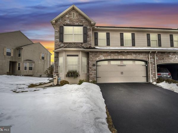 8 GLENN VIEW, CARLISLE, PA 17013