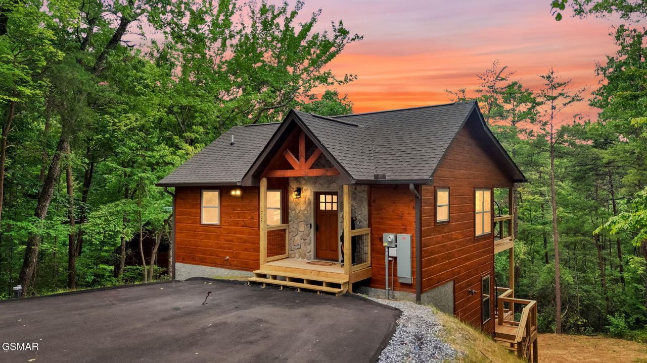 1705 Parkway View Court, Sevierville, TN 37876 Main Photo