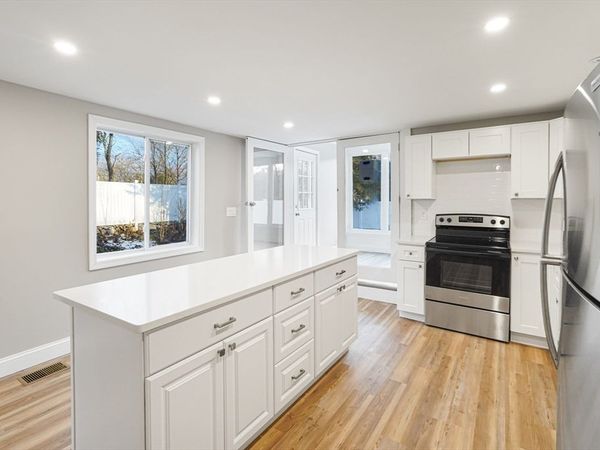 98 Southville Rd, Southborough, MA 01772