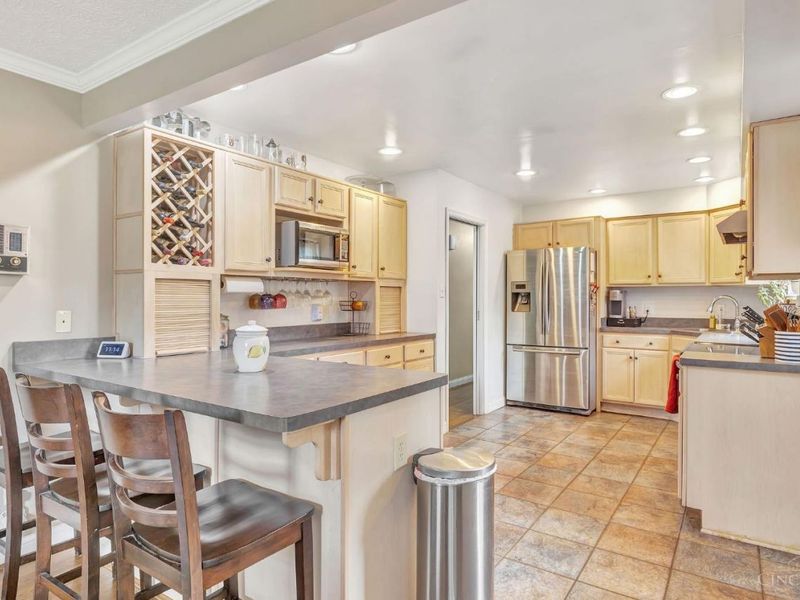 3911 Robinhill Drive, Cincinnati, OH 45211 Photo 10