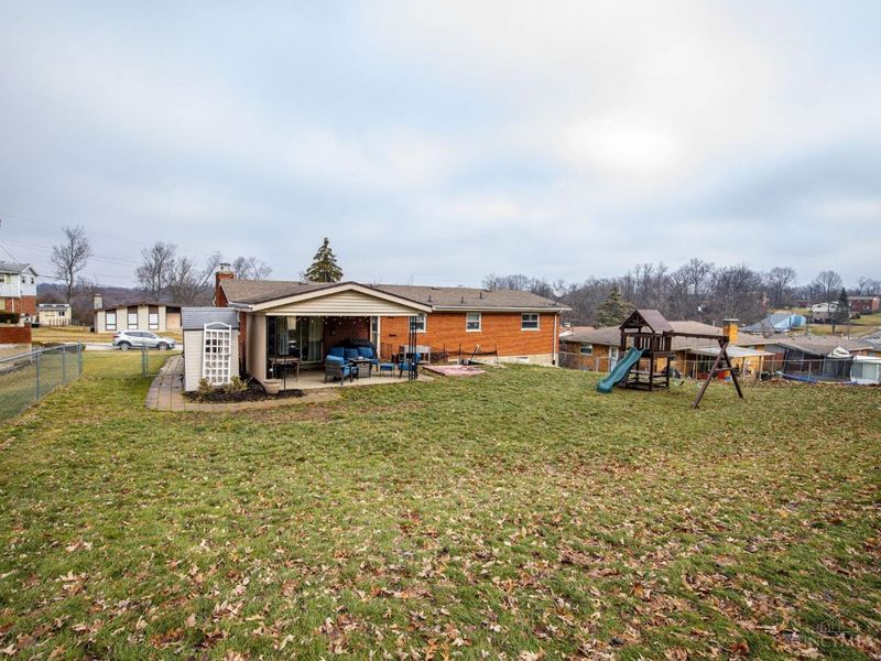 3911 Robinhill Drive, Cincinnati, OH 45211 Photo 2
