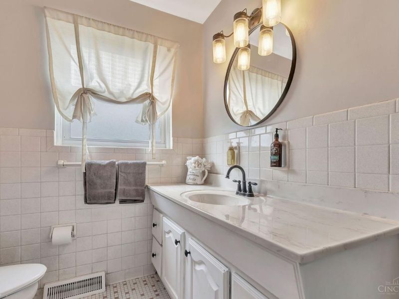 3911 Robinhill Drive, Cincinnati, OH 45211 Photo 20