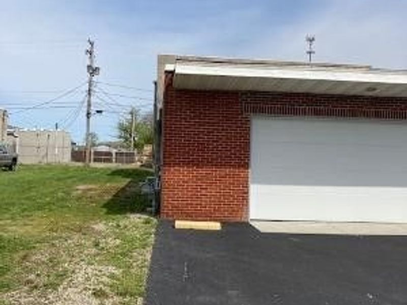 154 Woodbury Street, Elyria, OH 44035 Photo 6