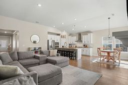 826 Kingfisher Dr. photo 4