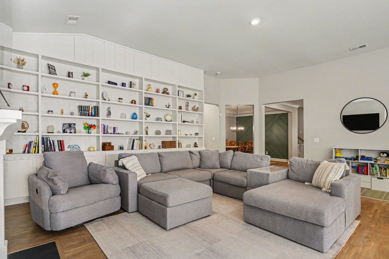 826 Kingfisher Dr. Photo 9