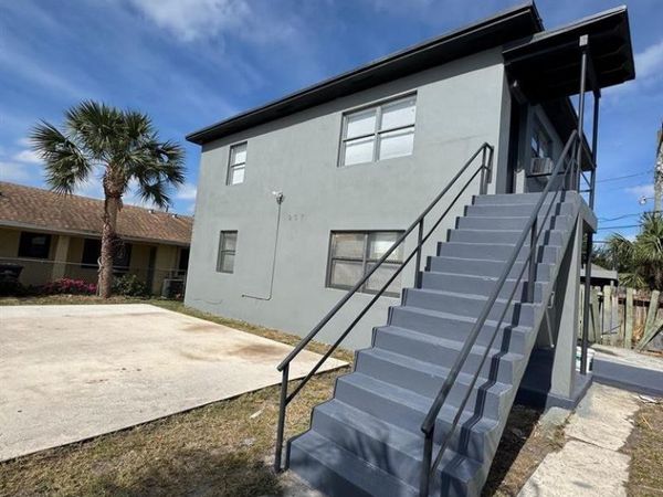907 6th Street, West Palm Beach, FL 33401