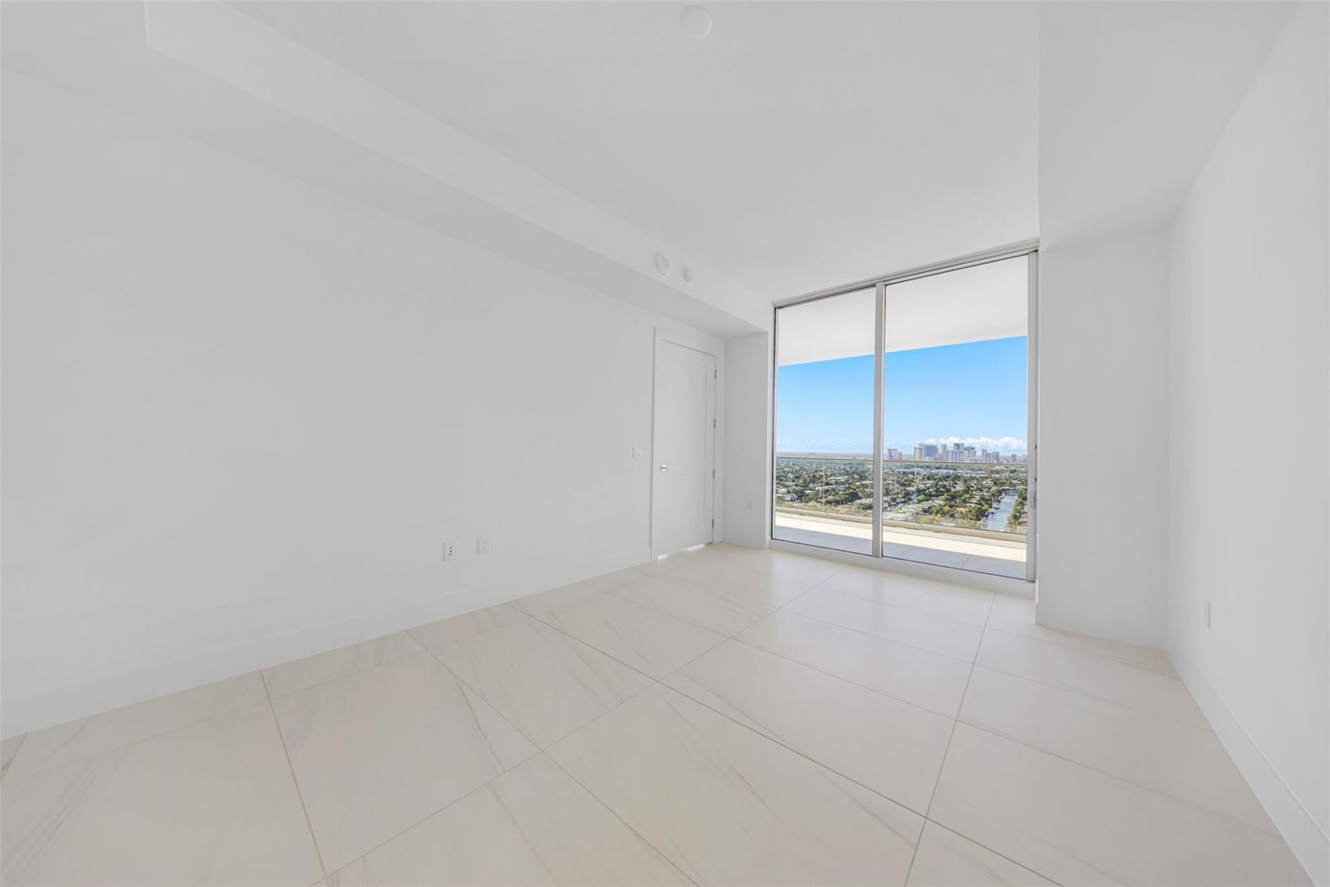 153 N Seabreeze, Unit 2503-S, Fort Lauderdale, FL 33304 Photo