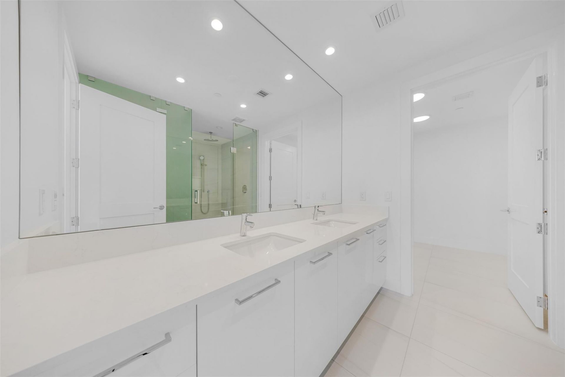 153 N Seabreeze, Unit 2503-S, Fort Lauderdale, FL 33304 Photo