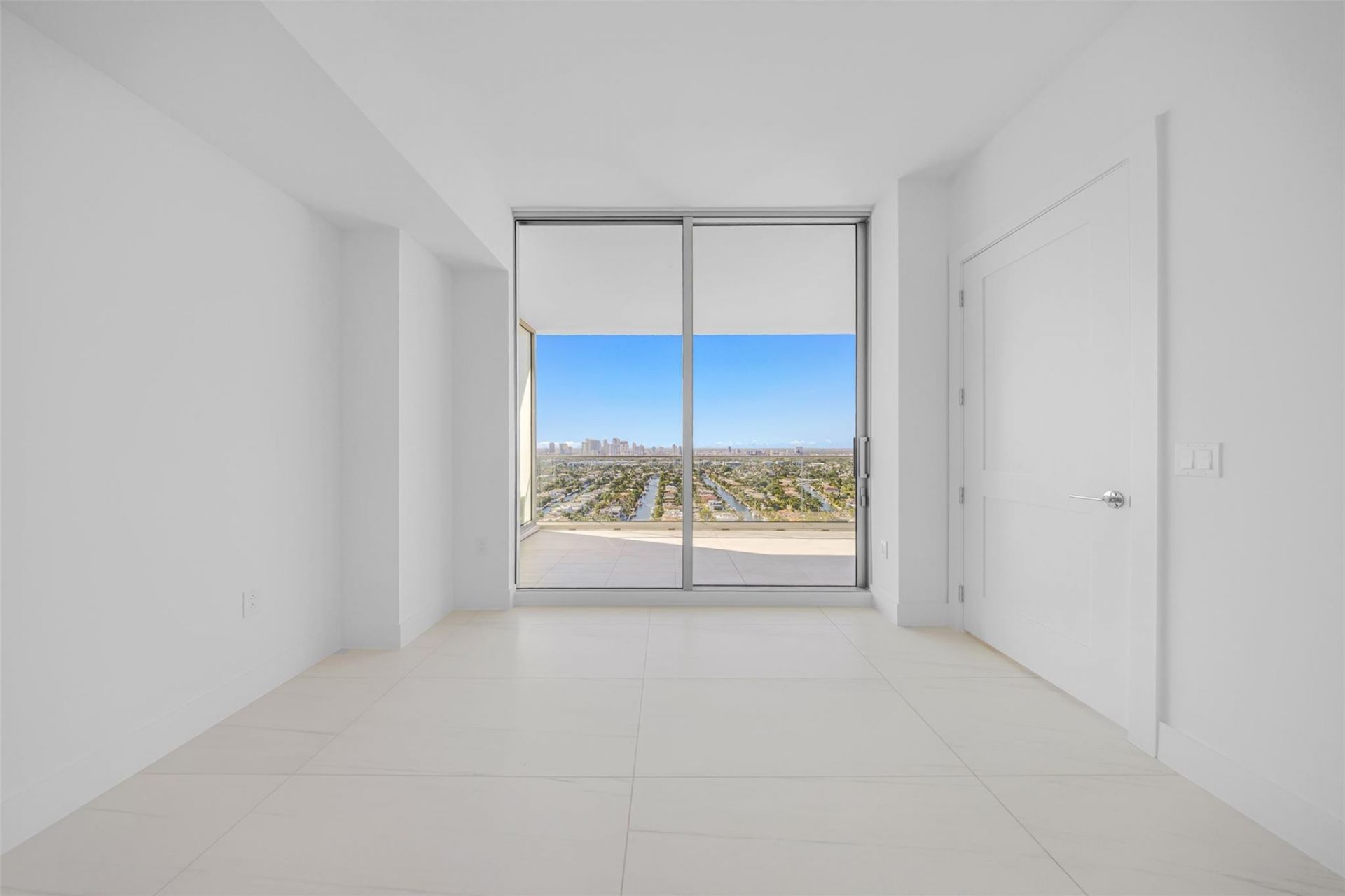 153 N Seabreeze, Unit 2503-S, Fort Lauderdale, FL 33304 Photo