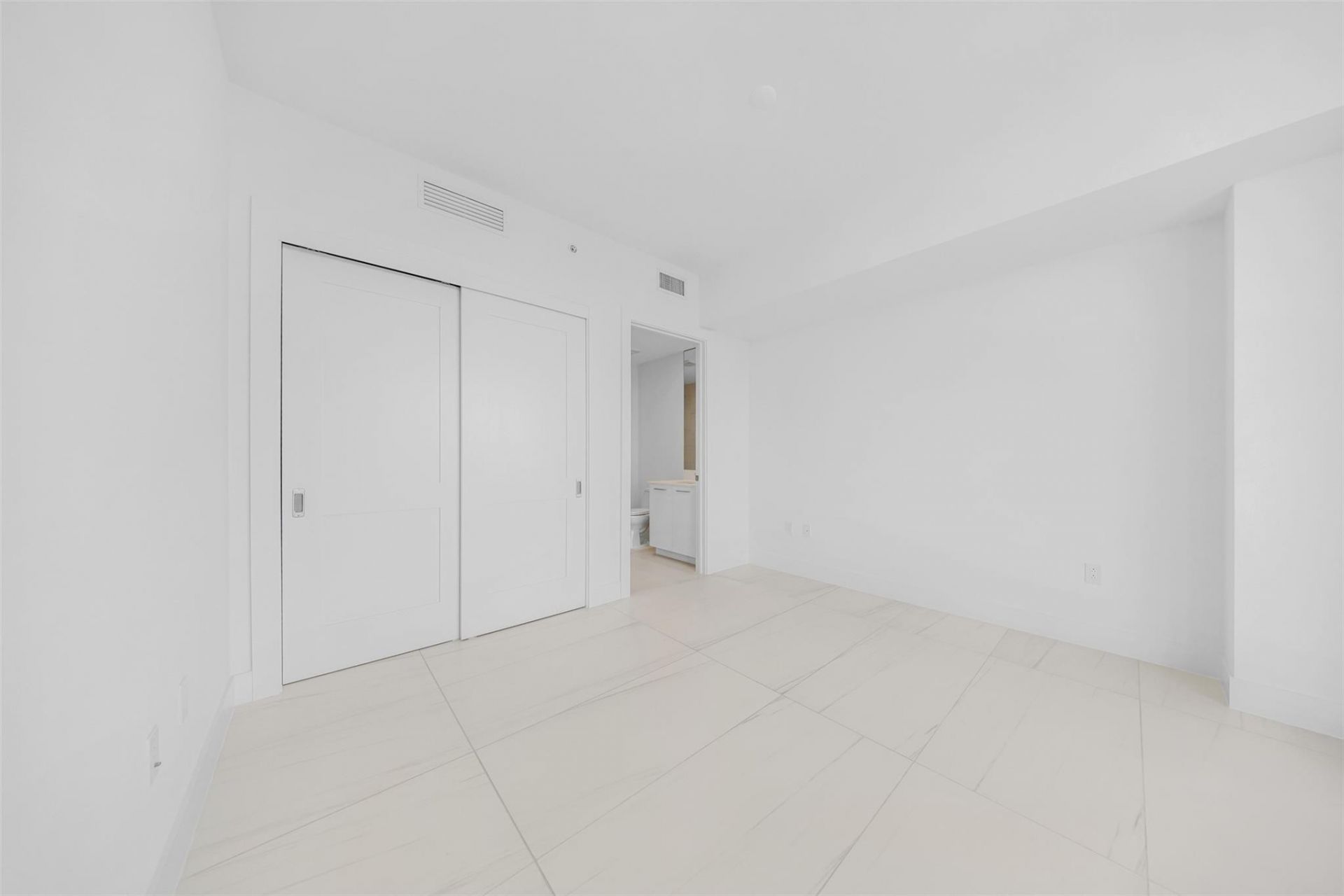 153 N Seabreeze, Unit 2503-S, Fort Lauderdale, FL 33304 Photo