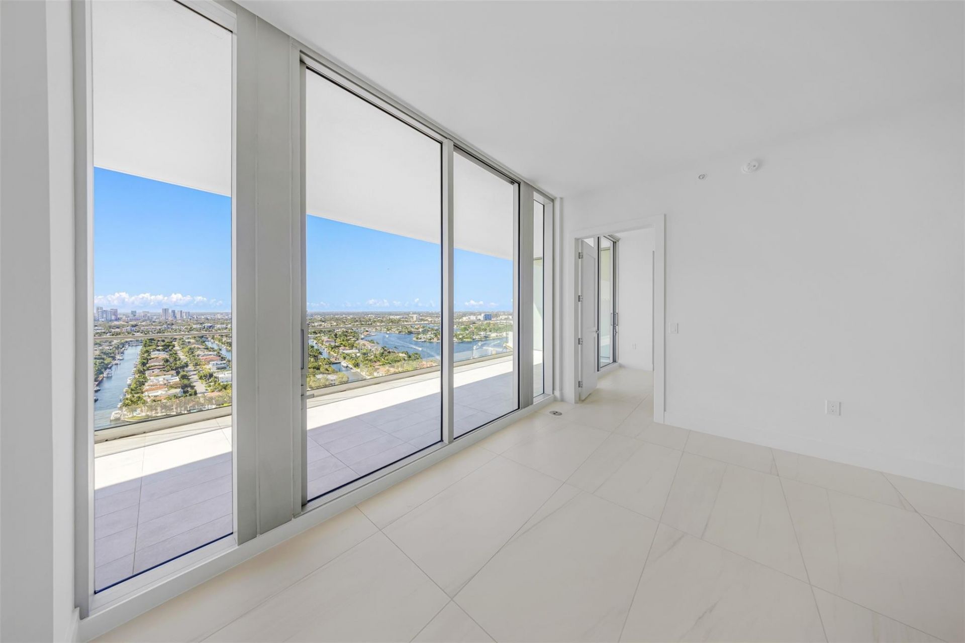 153 N Seabreeze, Unit 2503-S, Fort Lauderdale, FL 33304 Photo