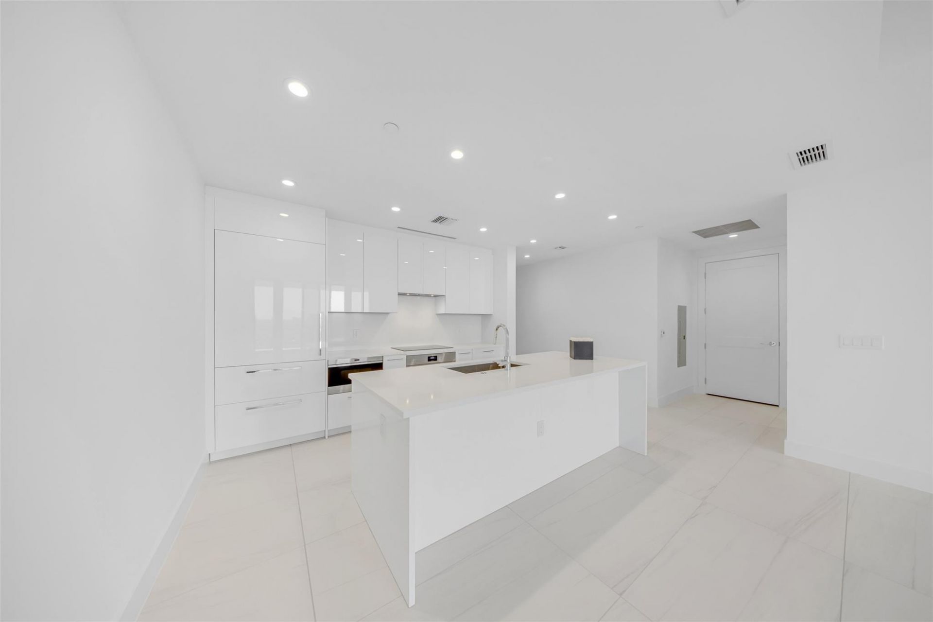 153 N Seabreeze, Unit 2503-S, Fort Lauderdale, FL 33304 Photo