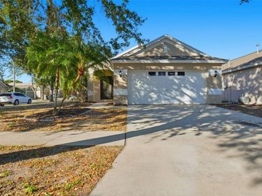 7512 OXFORD GARDEN CIRCLE, APOLLO BEACH, FL 33572