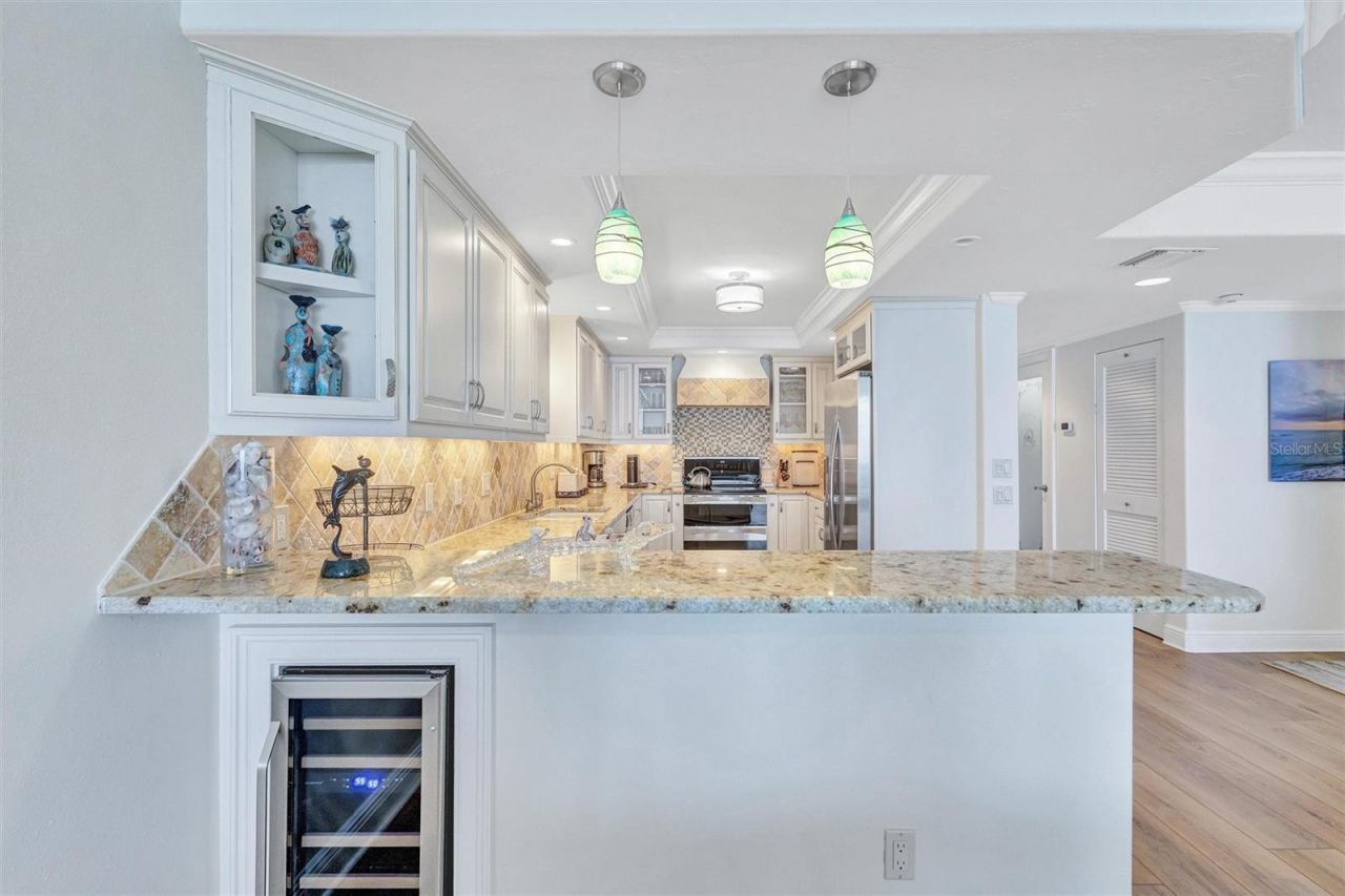 1212 Benjamin Franklin Drive, Unit 1001, Sarasota, FL 34236 Photo