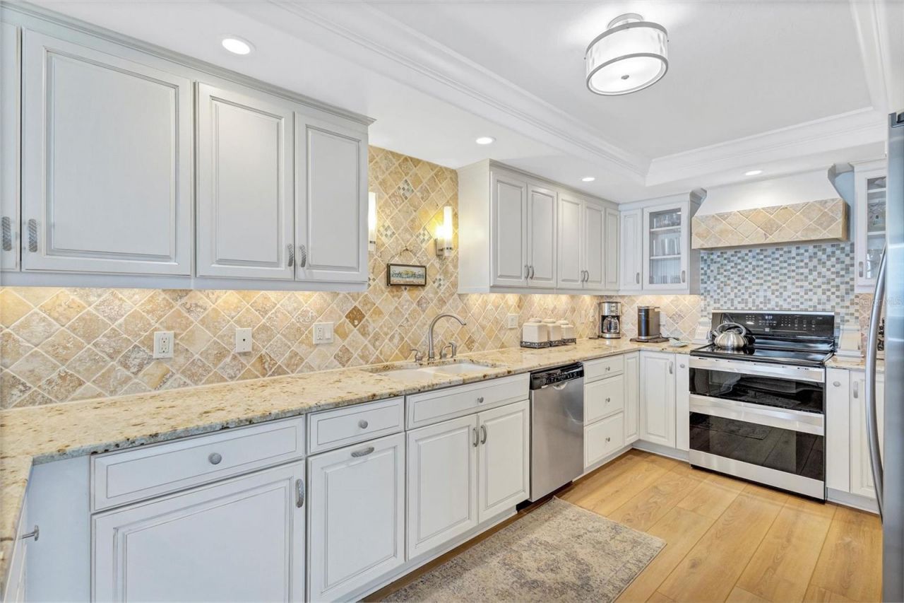 1212 Benjamin Franklin Drive, Unit 1001, Sarasota, FL 34236 Photo