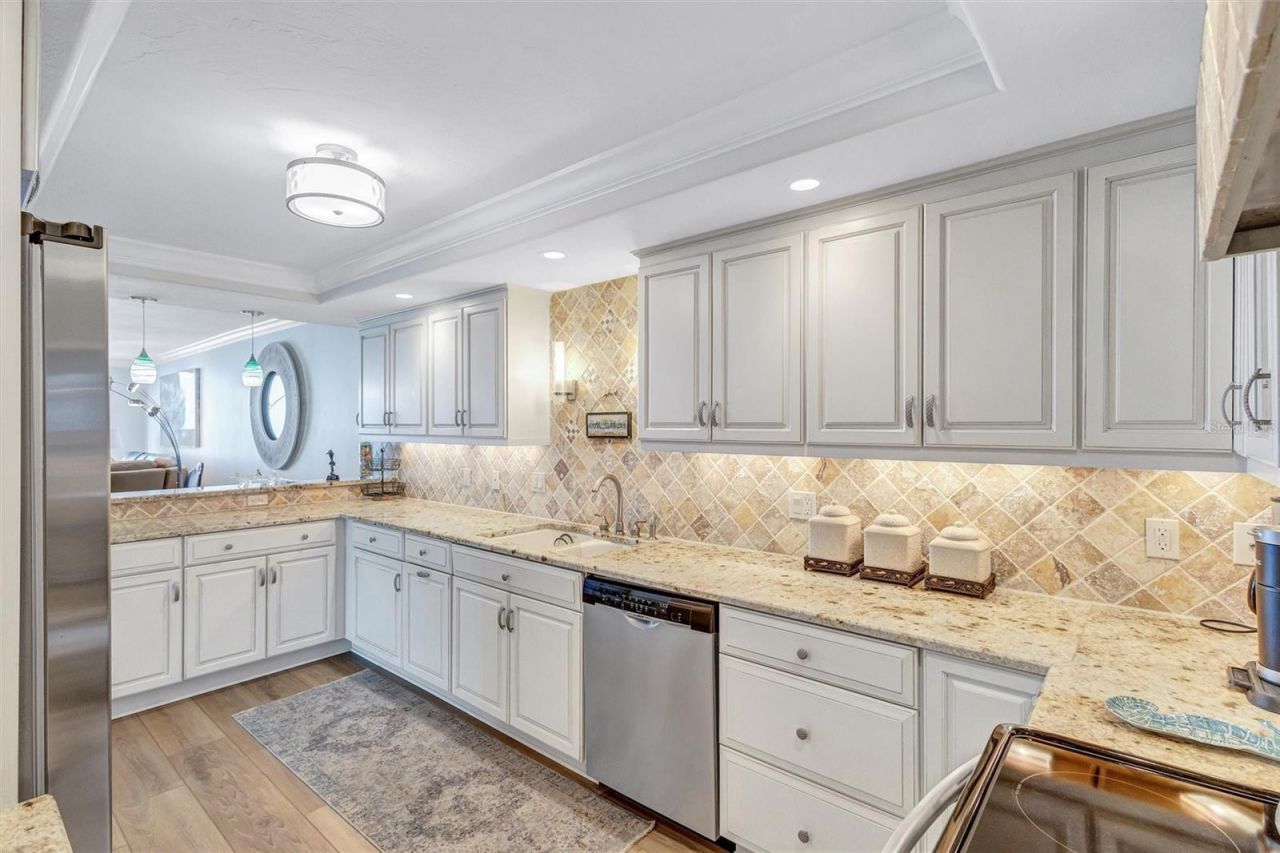 1212 Benjamin Franklin Drive, Unit 1001, Sarasota, FL 34236 Photo