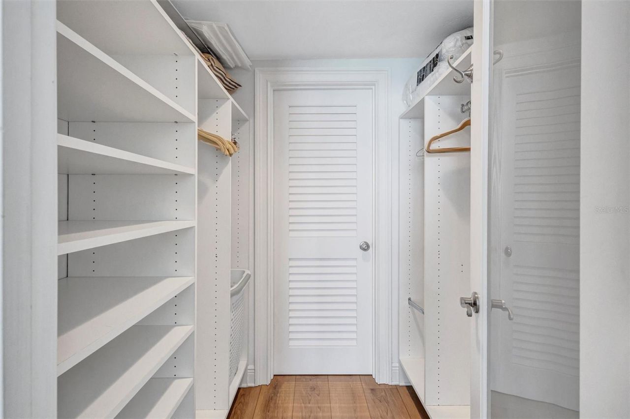 1212 Benjamin Franklin Drive, Unit 1001, Sarasota, FL 34236 Photo