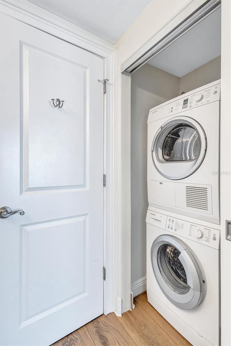 1212 Benjamin Franklin Drive, Unit 1001, Sarasota, FL 34236 Photo