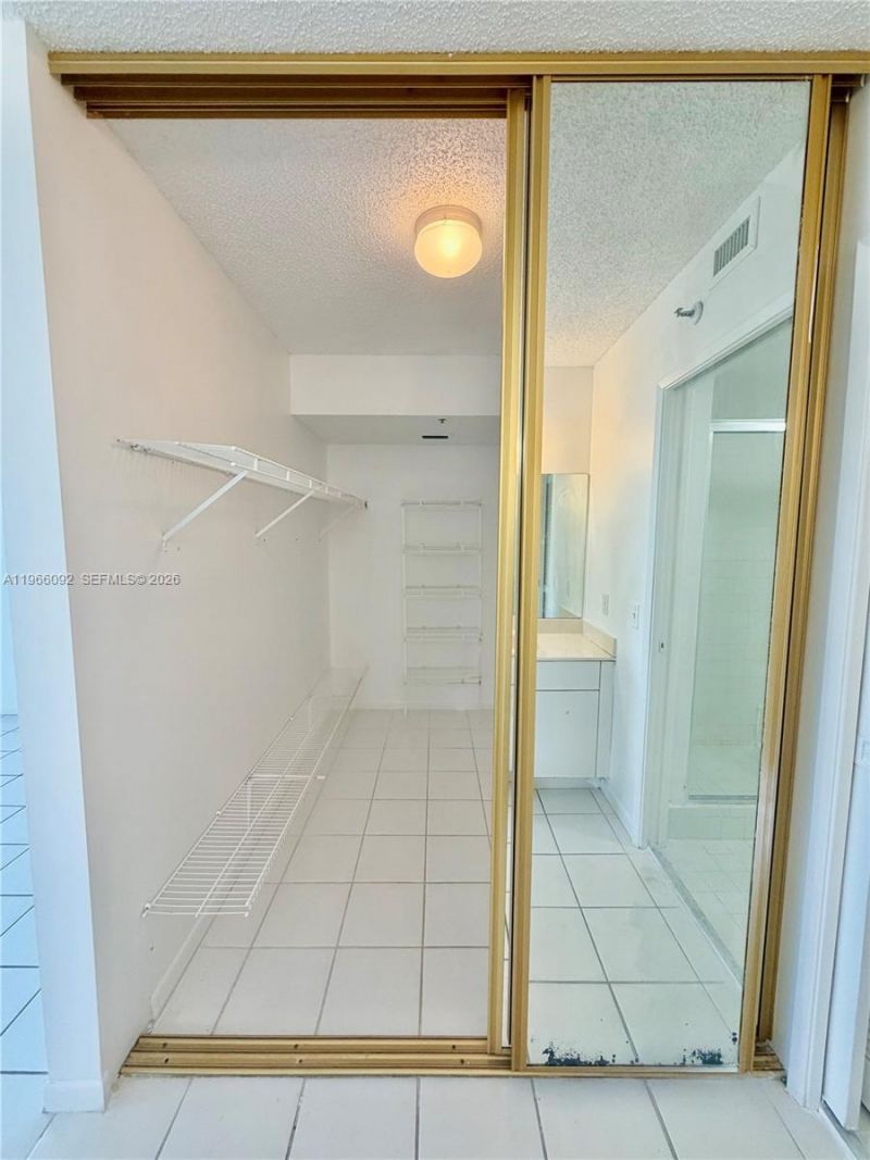 2334 S Cypress Bend Dr , Unit 505, Pompano Beach, FL 33069 Photo