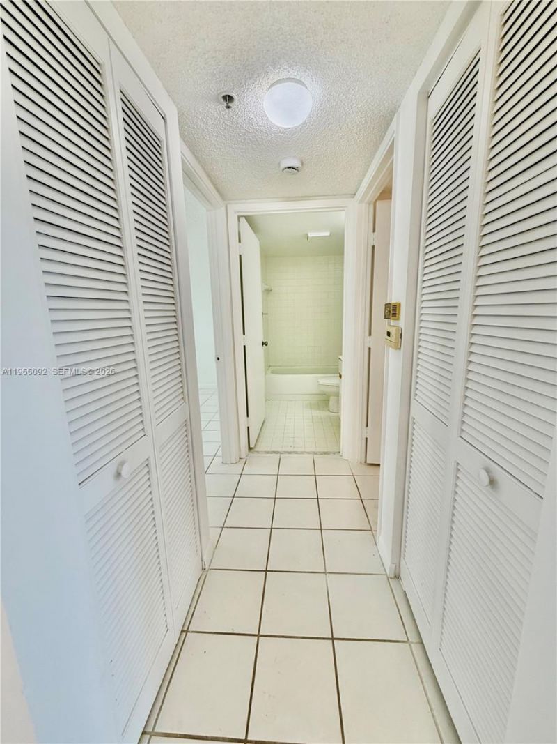 2334 S Cypress Bend Dr , Unit 505, Pompano Beach, FL 33069 Photo