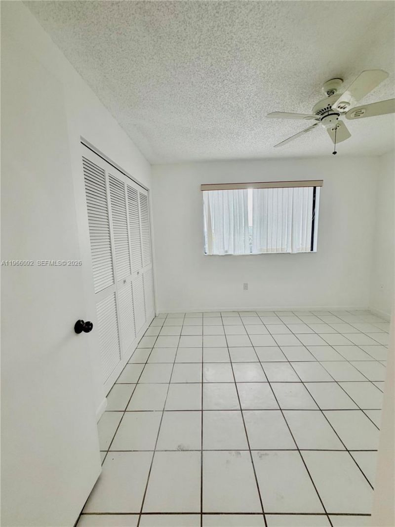 2334 S Cypress Bend Dr , Unit 505, Pompano Beach, FL 33069 Photo