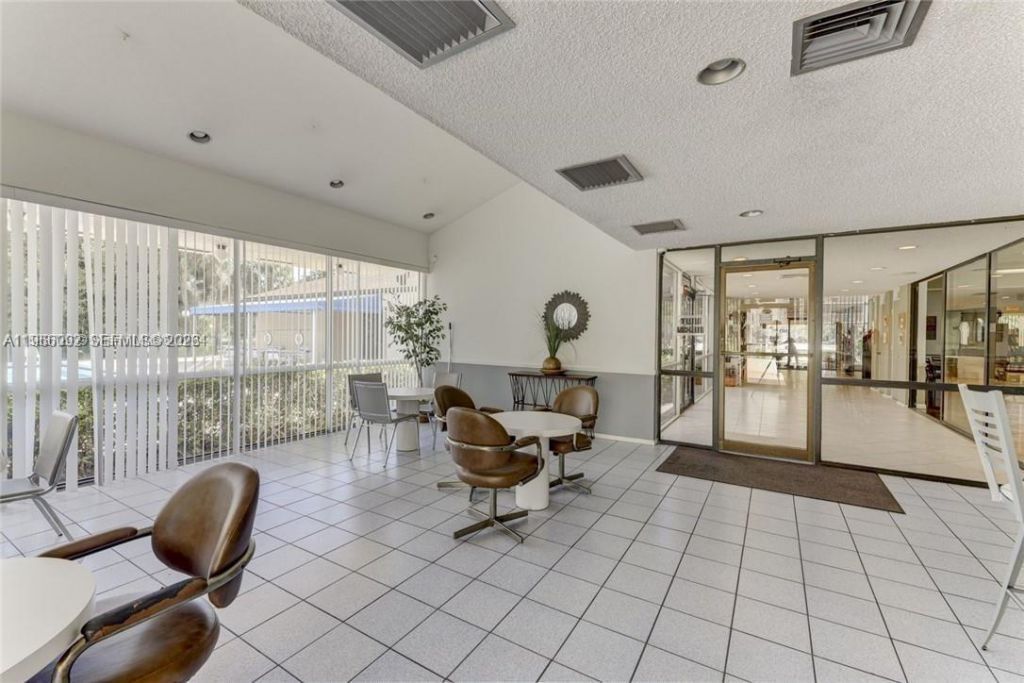 2334 S Cypress Bend Dr , Unit 505, Pompano Beach, FL 33069 Photo