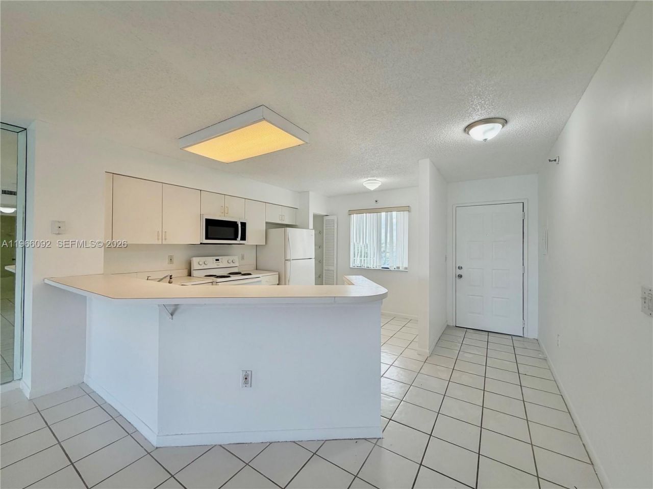 2334 S Cypress Bend Dr , Unit 505, Pompano Beach, FL 33069 Photo