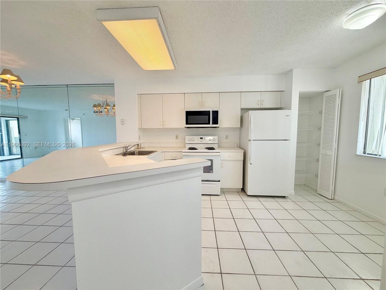 2334 S Cypress Bend Dr , Unit 505, Pompano Beach, FL 33069 Photo