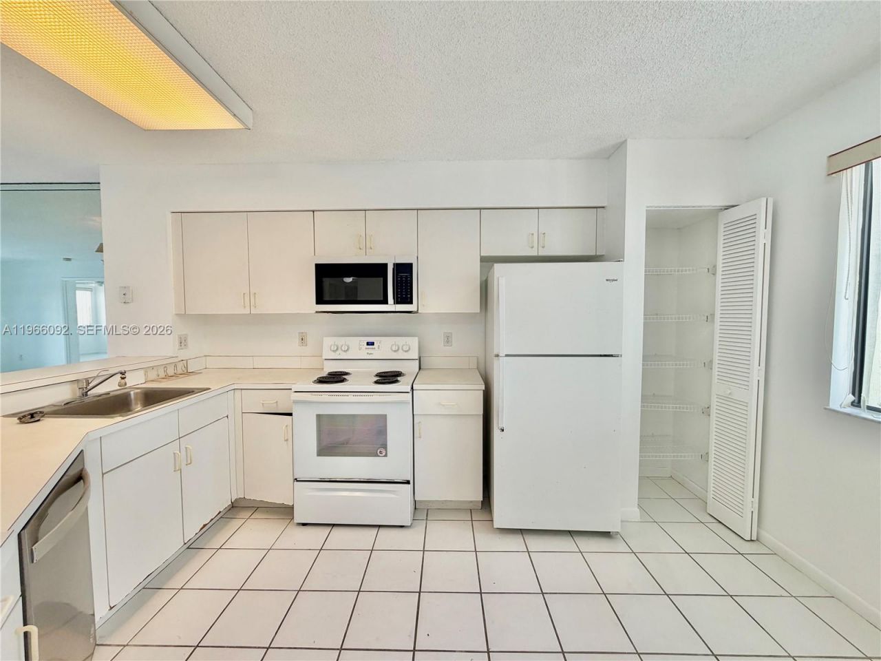 2334 S Cypress Bend Dr , Unit 505, Pompano Beach, FL 33069 Photo
