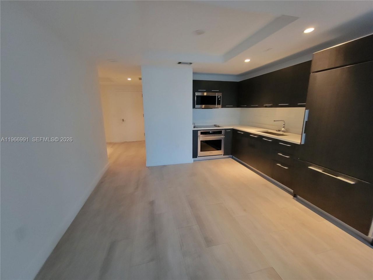 45 SW 9th St, Unit 3404, Miami, FL 33130 Photo