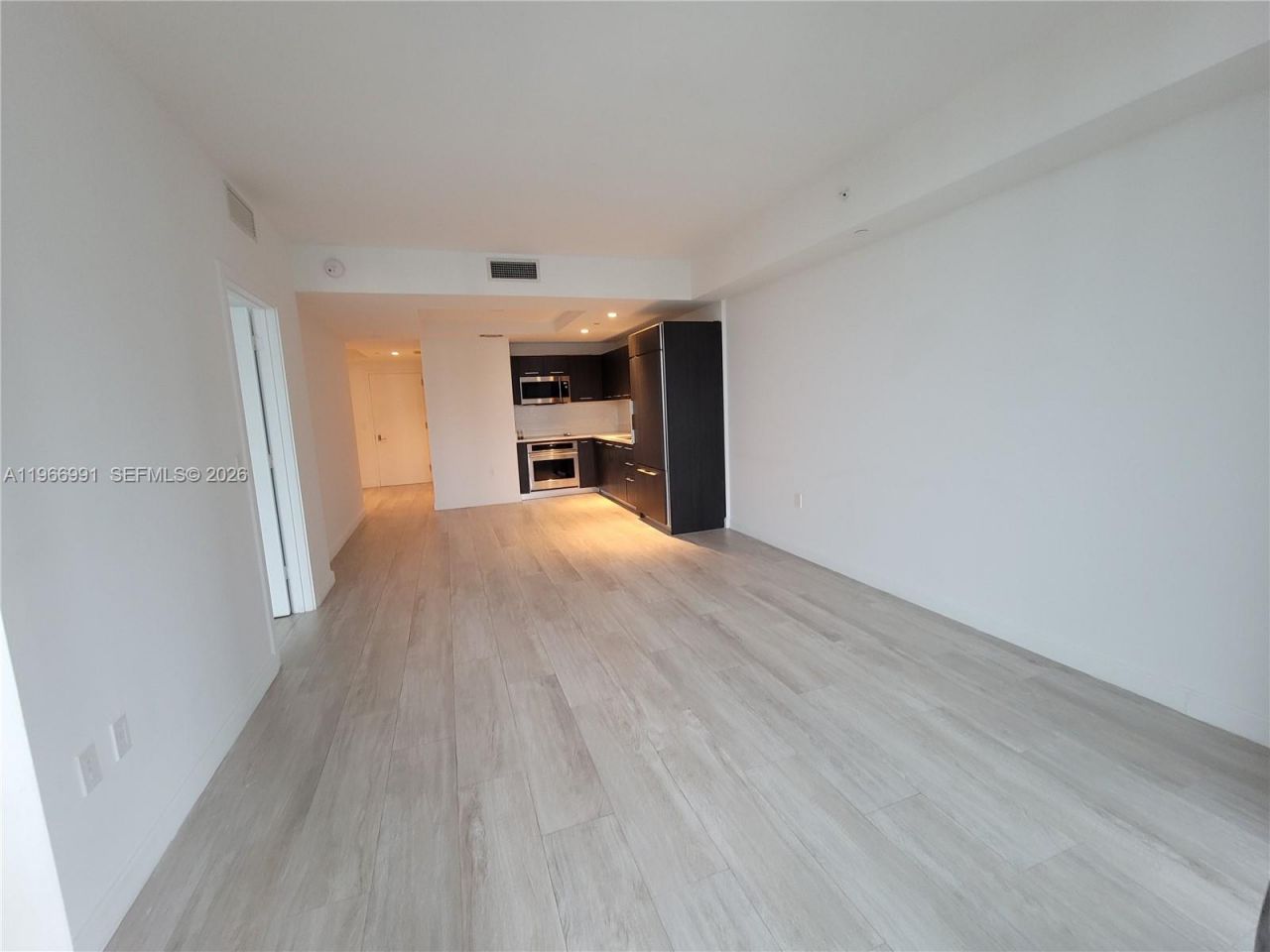 45 SW 9th St, Unit 3404, Miami, FL 33130 Photo