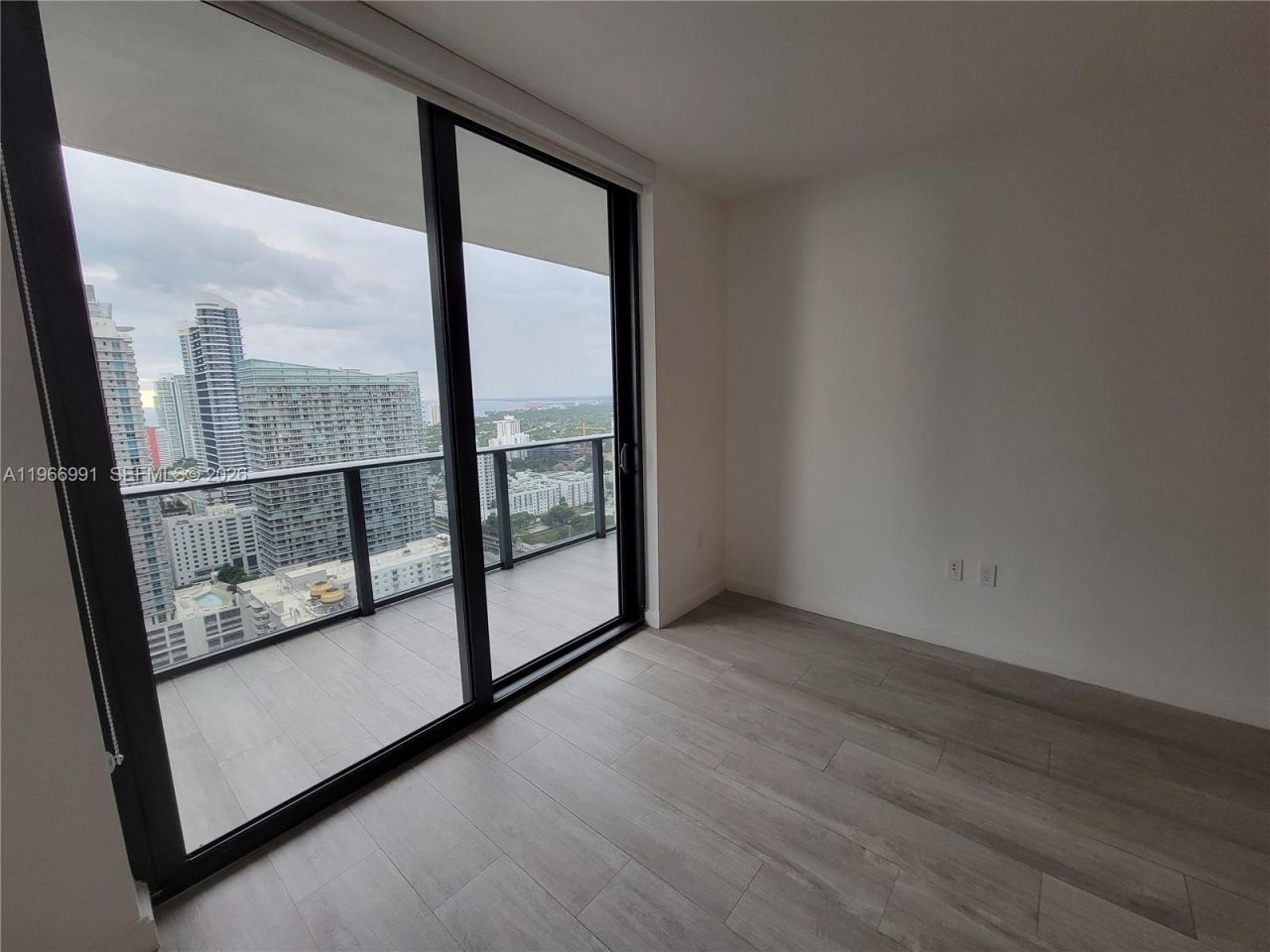 45 SW 9th St, Unit 3404, Miami, FL 33130 Photo