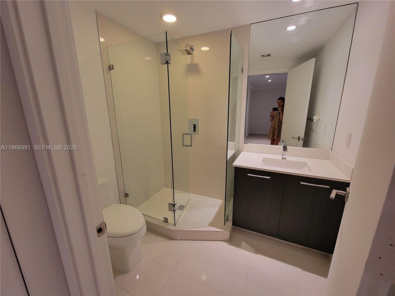 45 SW 9th St, Unit 3404, Miami, FL 33130 Photo