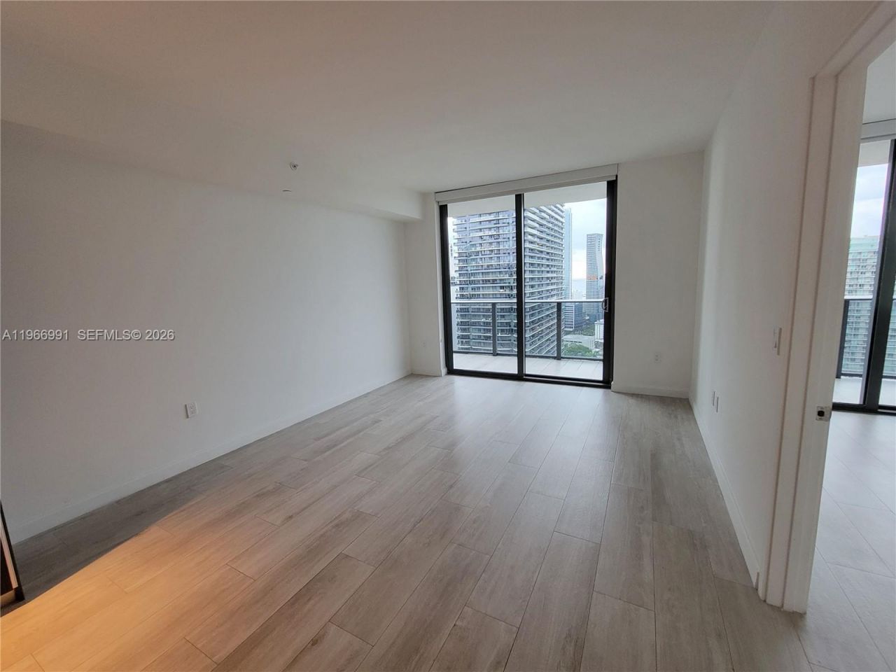 45 SW 9th St, Unit 3404, Miami, FL 33130 Photo
