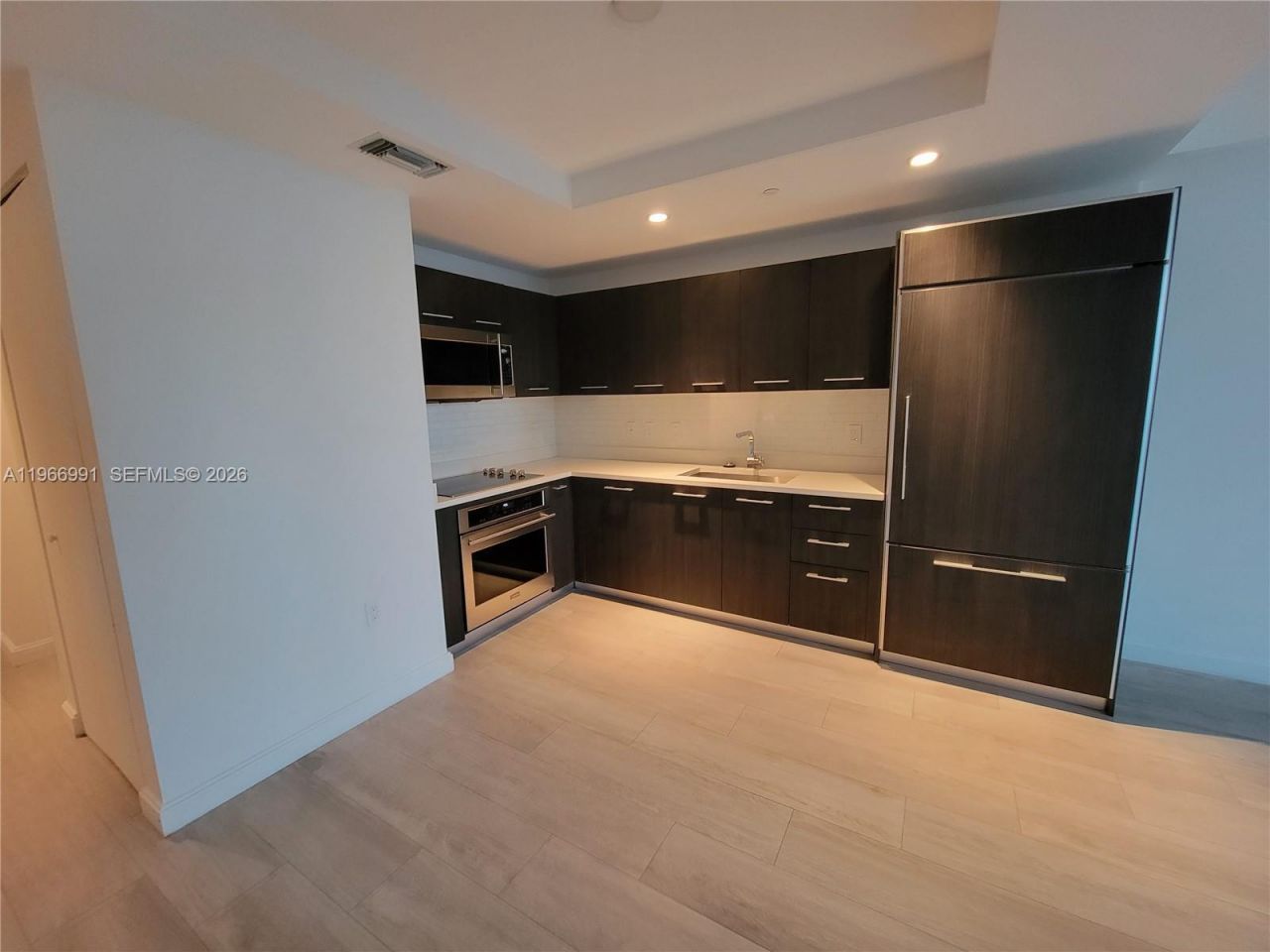 45 SW 9th St, Unit 3404, Miami, FL 33130 Photo