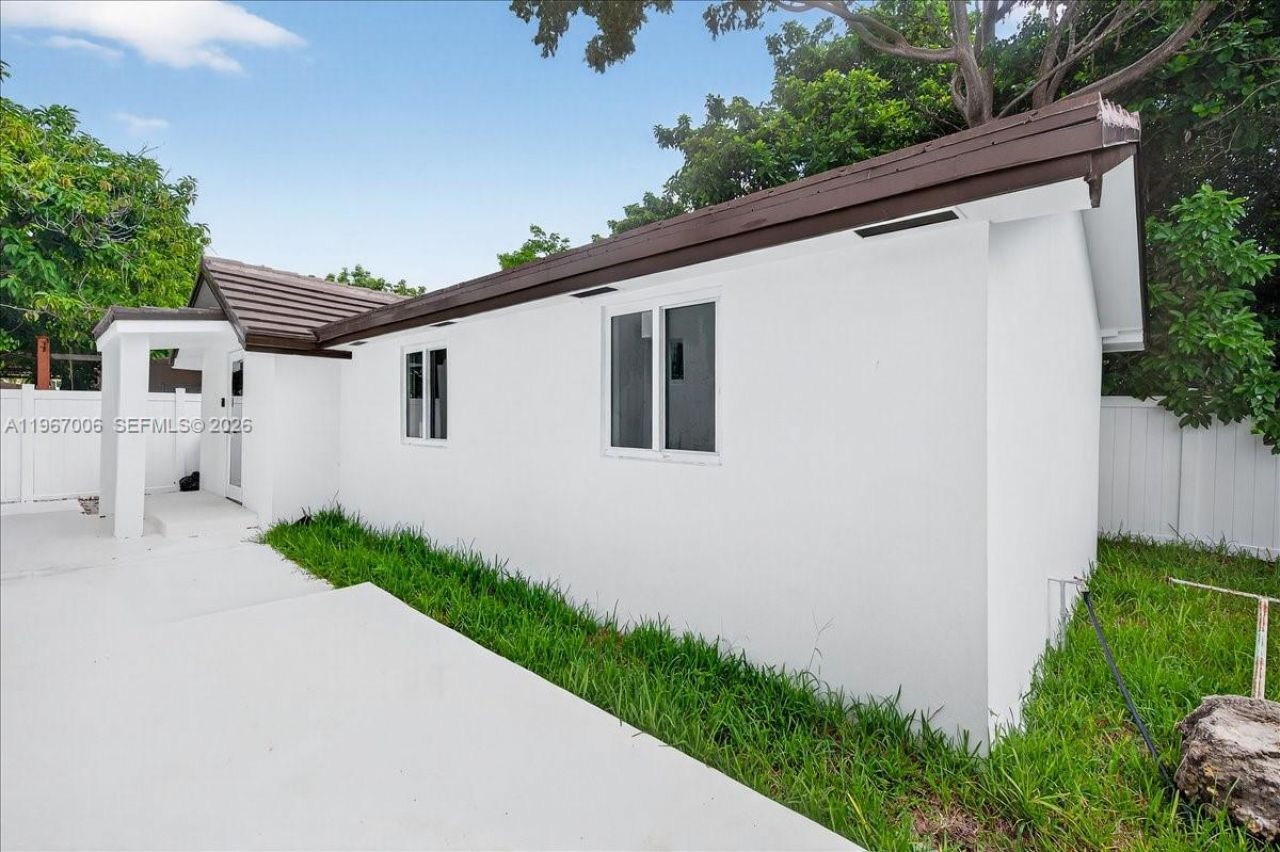 3389 NW 14th Ave, Miami, FL 33142 Photo