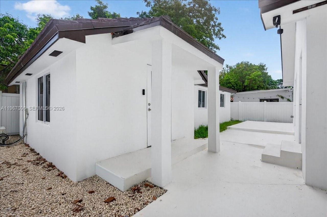 3389 NW 14th Ave, Miami, FL 33142 Photo