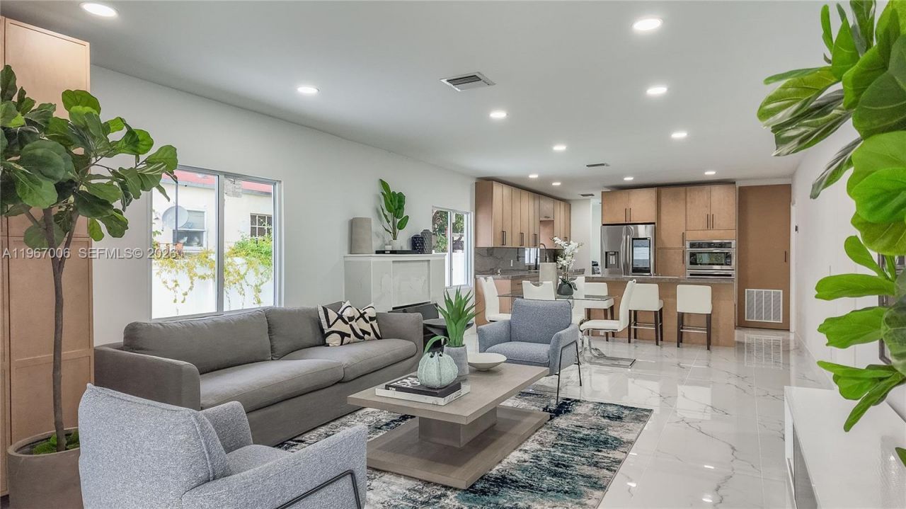 3389 NW 14th Ave, Miami, FL 33142 Photo