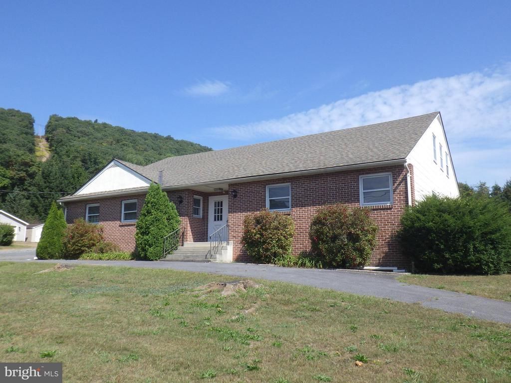 780 CLAREMONT AVENUE, TAMAQUA, PA 18252