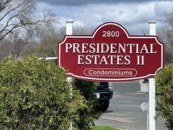 2800 Hillsboro Avenue N, Unit 111, New Hope, MN 55427