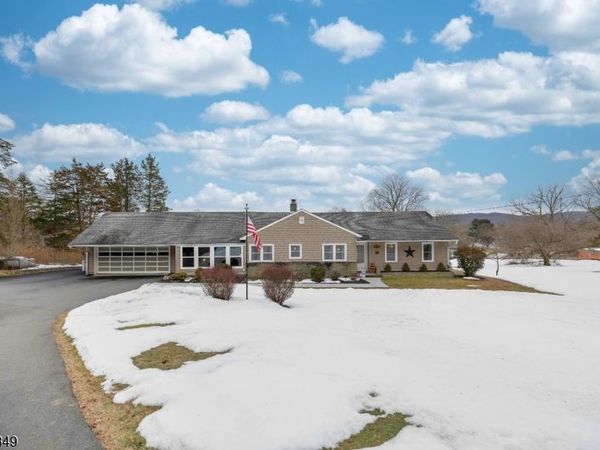 16 Dogwood Ln, Washington, NJ 07882