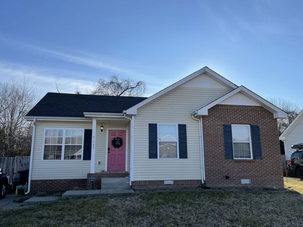 2784 Russet Ridge Dr, Clarksville, TN 37040