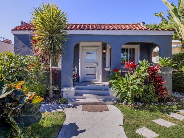 5907 S Van Ness Avenue, Los Angeles, CA 90047