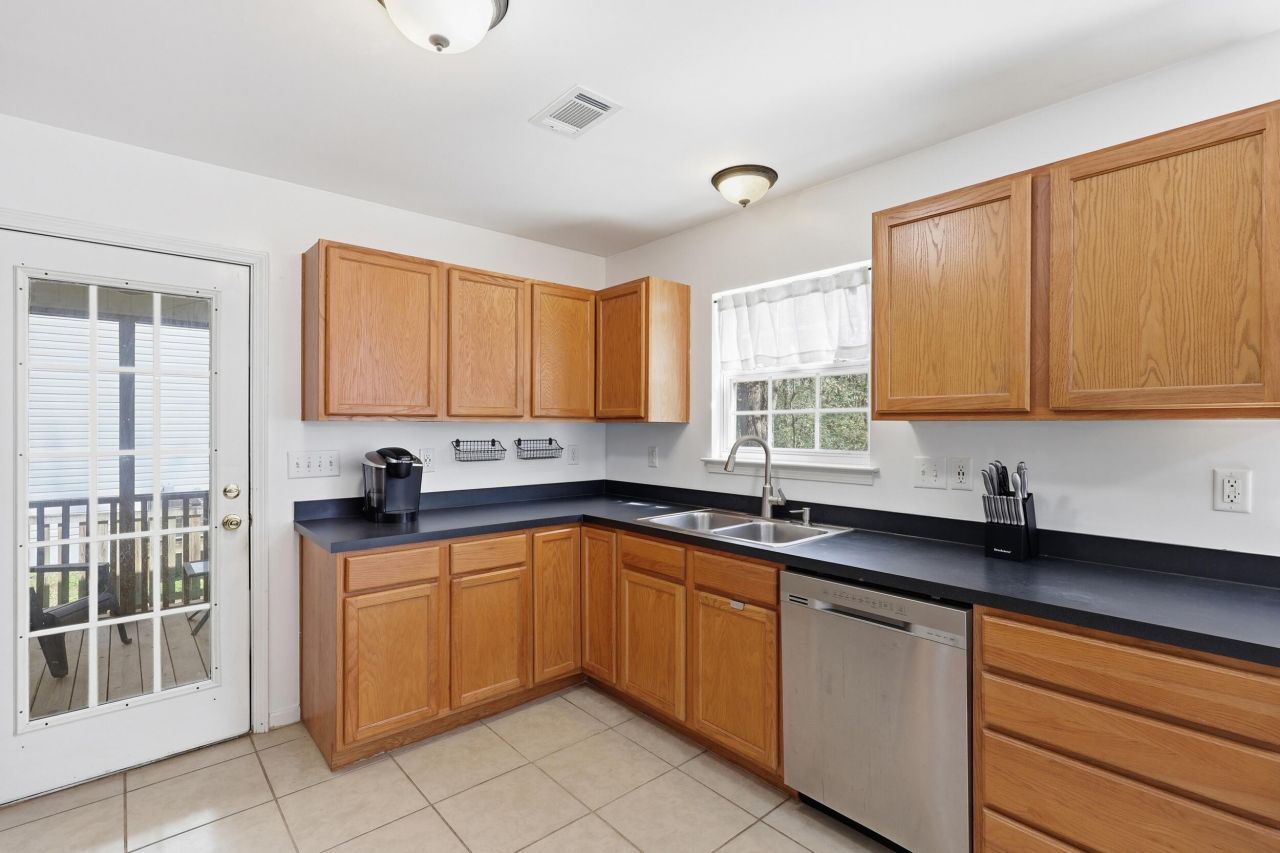 405 Stefan Drive Photo 11