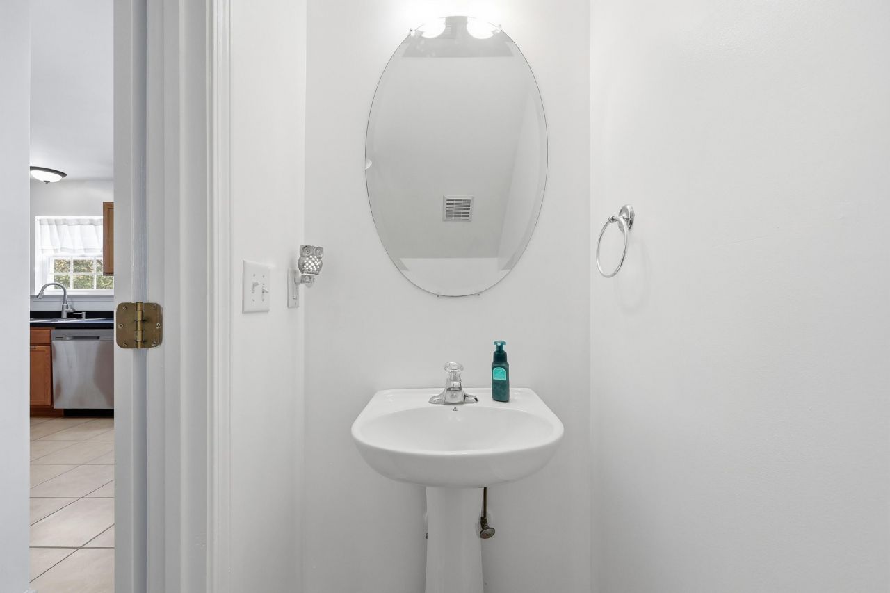 405 Stefan Drive Photo 15