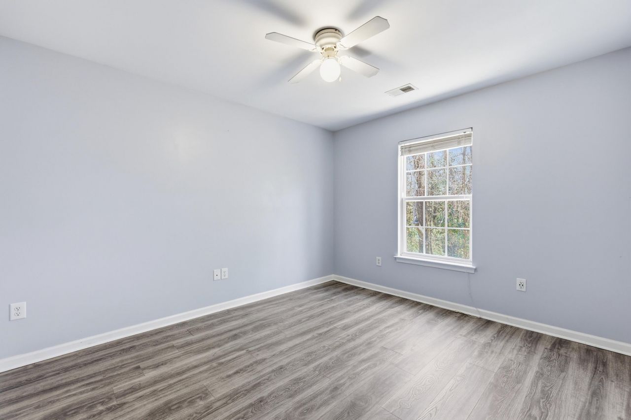 405 Stefan Drive Photo 24